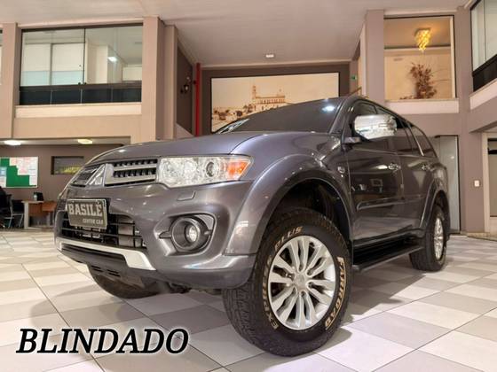 MITSUBISHI PAJERO DAKAR 3.2 HPE 4X4 7 LUGARES 16V TURBO INTERCOOLER DIESEL 4P AUTOMÁTICO MITSUBISHI PAJERO DAKAR 3.2 HPE 4X4 7 LUGARES 16V TURBO INTERCOOLER DIESEL 4P AUTOMÁTICO